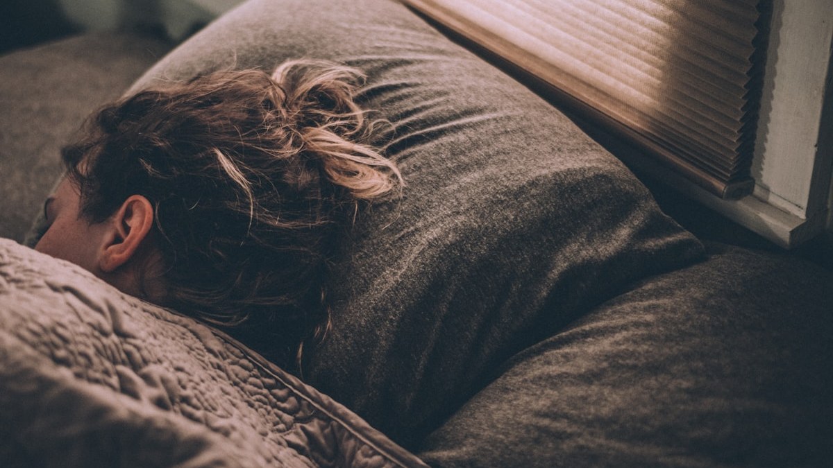 Fatigué au réveil malgré 8 heures de sommeil : pourquoi
